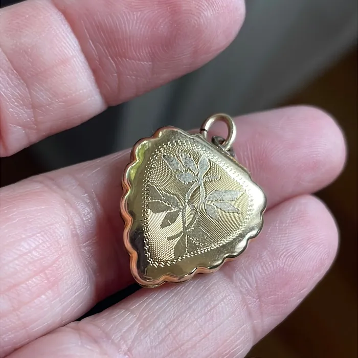 Vintage Paris Jewelry Necklaces Heart Locket Frilly Edged Gold Filled Vintage Vintage Paris Jewelry Necklaces Heart Locket Frilly Edged Gold Filled Vintage