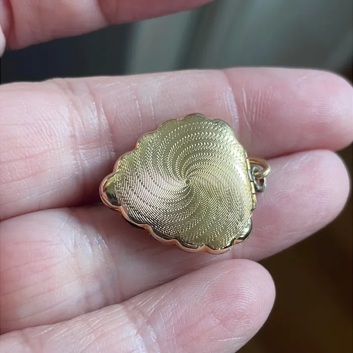 Vintage Paris Jewelry Necklaces Heart Locket Frilly Edged Gold Filled Vintage Vintage Paris Jewelry Necklaces Heart Locket Frilly Edged Gold Filled Vintage