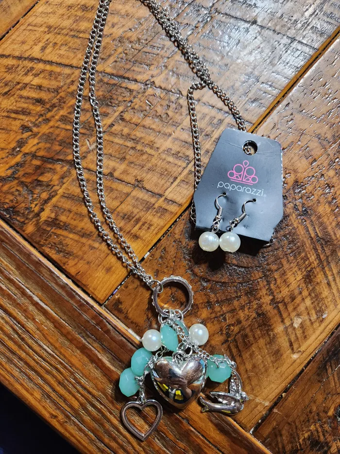 I Will Fly Green Necklace Jewelry by Bretta Paparazzi Accessories Necklaces