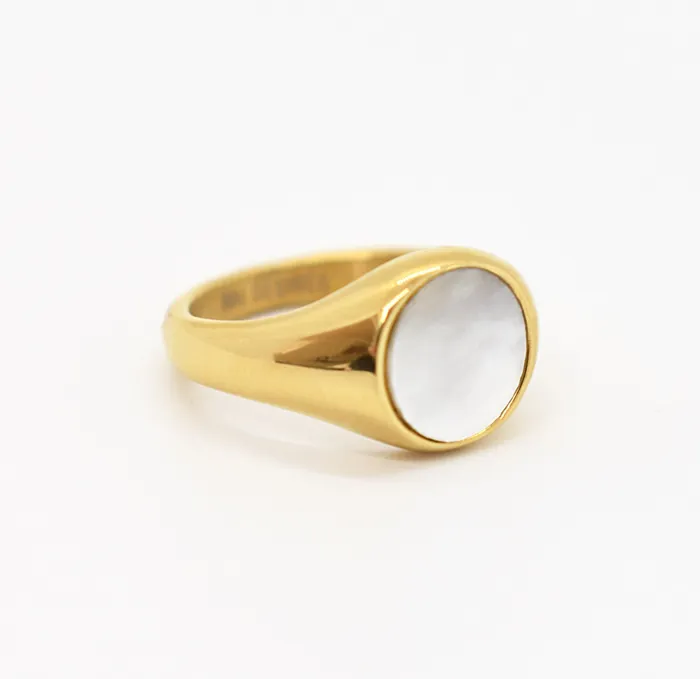 DEMI GOLD PEARL SIGNET RING SAMPLE Mai Dsire Rings