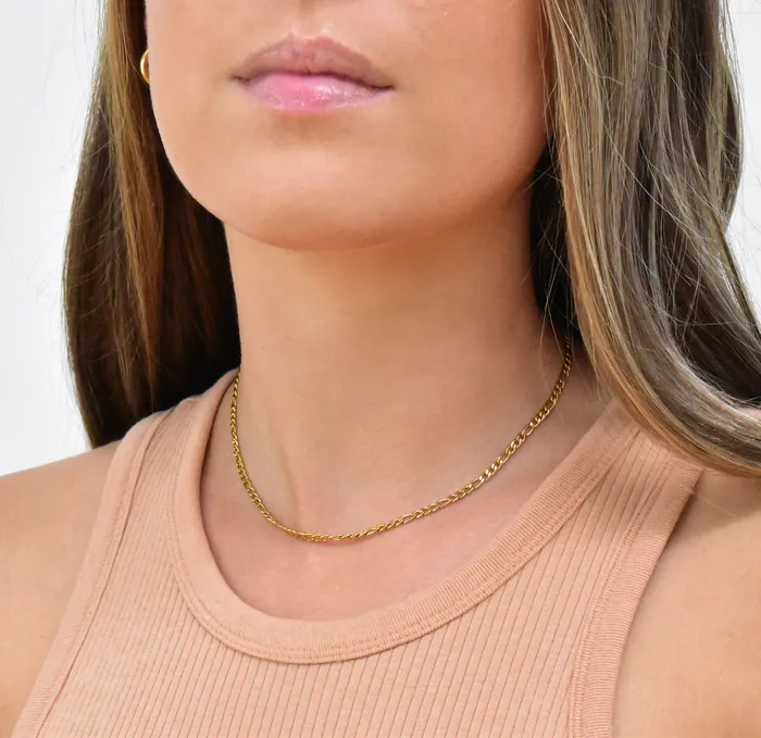 Mai Dsire Necklaces BOBBI DAINTY GOLD FIGARO CHAIN NECKLACE