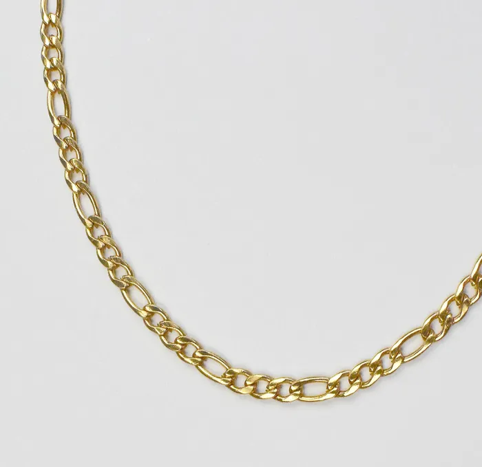 Mai Dsire Necklaces BOBBI DAINTY GOLD FIGARO CHAIN NECKLACE