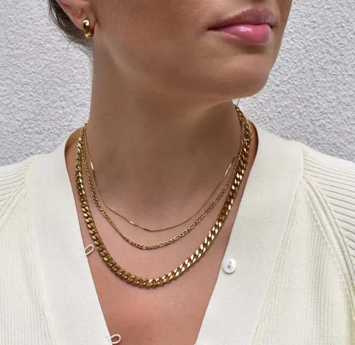 Mai Dsire Necklaces BOBBI DAINTY GOLD FIGARO CHAIN NECKLACE