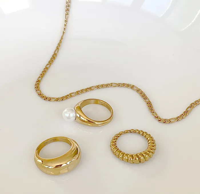 Mai Dsire Necklaces BOBBI DAINTY GOLD FIGARO CHAIN NECKLACE