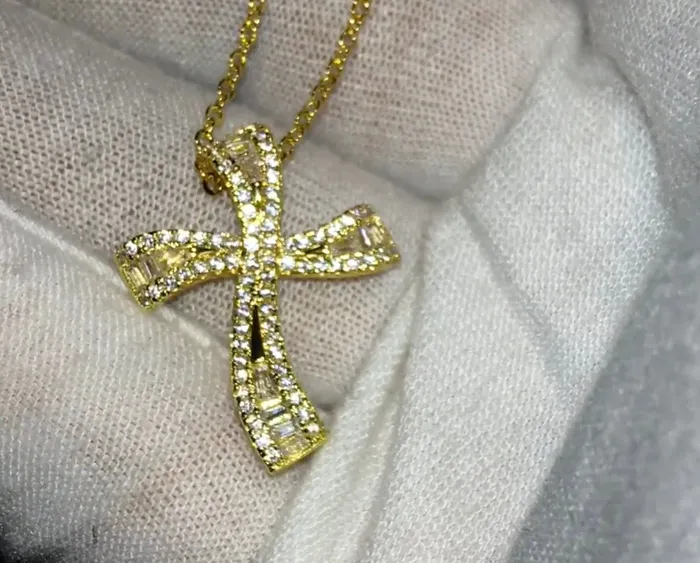 Minx London Necklaces Cross Necklace Cross Necklace Women Gold Cross Chain Cross Necklace Diamond Cross Pendant Diamond Cross Pendant Cross with Chain