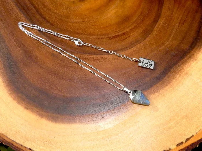 Necklaces Lily Rose Jewelry Faceted Shield Labradorite Minimalist Crystal Pendant 14 2 White Gold Necklace