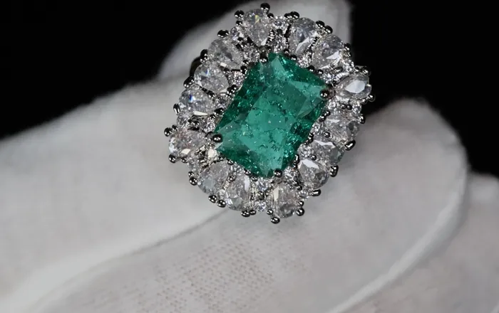 Rings Lab Diamonds London Womens Big Green Diamond Ring Green Crushed Diamond Ring